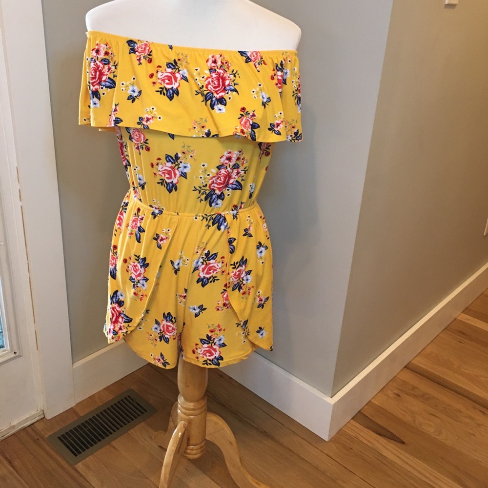 Ultra Flirt off the shoulder Yellow floral romper